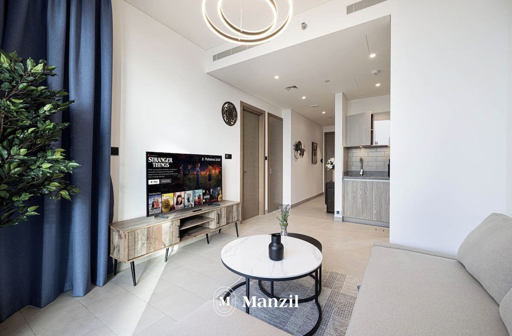Manzil - Luxury 1BR with Skyline Views
