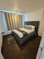 Cosy 2-bed Maisonette With Private Garage in Wembley
