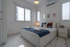 Artemis 1-BR Apt. & Terrace in Larnaca