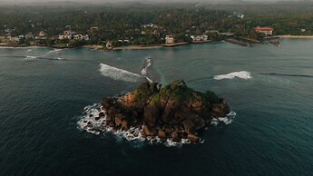 Beach House Goviyapana