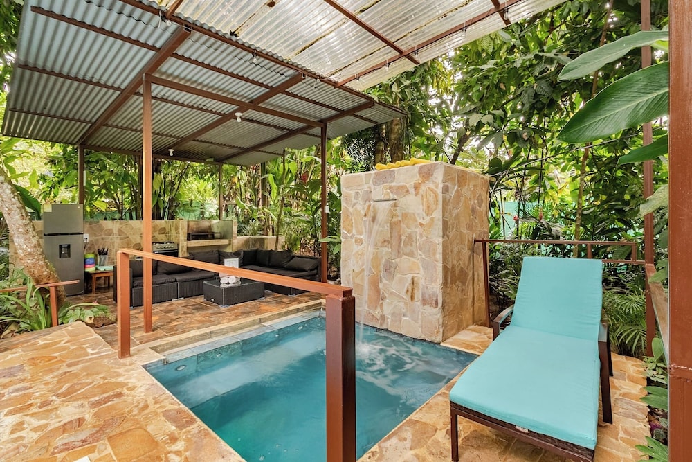 Private Caribbean Villa, Hot Jacuzzi & Pool