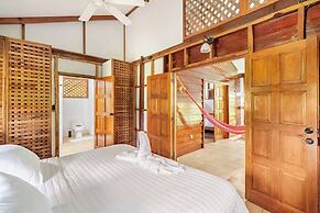 Private Caribbean Villa, Hot Jacuzzi & Pool