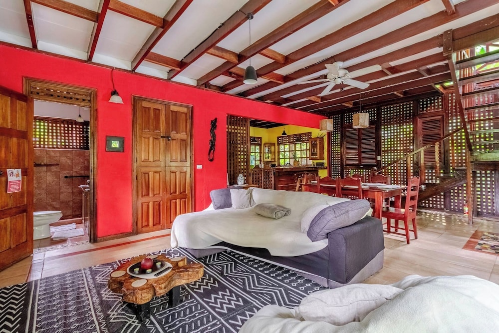Private Caribbean Villa, Hot Jacuzzi & Pool
