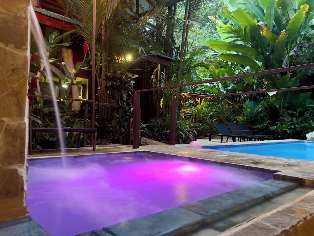 Private Caribbean Villa, Hot Jacuzzi & Pool