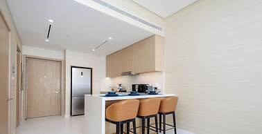 LUX Iconic Views at Palm Tower Suite 7