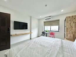 Mona Hotel