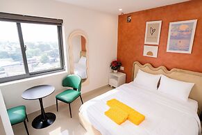 Mona Hotel