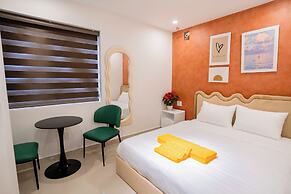 Mona Hotel