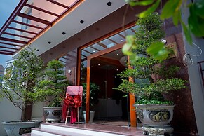 Mona Hotel