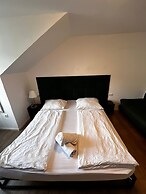 Simple 2BR Apt Near Meidling Station