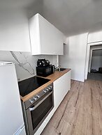 Simple 2BR Apt Near Meidling Station