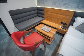 Hotel The Avanta - Gandhinagar