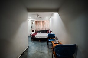 Hotel The Avanta - Gandhinagar