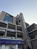 Hotel The Avanta - Gandhinagar