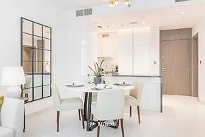 Manzil - Spacious 2BR near Dubai Mall