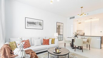 Manzil - Spacious 2BR near Dubai Mall