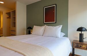 w Ethereal 2BR w Balcony in Miraflores
