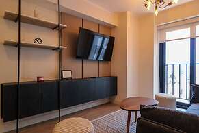 w Marvelous 2BR With Balcony in Miraflores