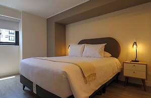 w Marvelous 2BR With Balcony in Miraflores