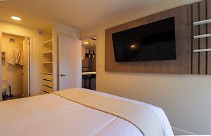w Marvelous 2BR With Balcony in Miraflores