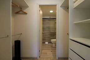 w Alluring 1BR With Balcony in Miraflores