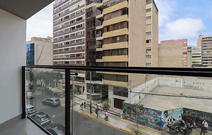 w Alluring 1BR With Balcony in Miraflores