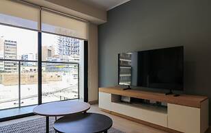 w Alluring 1BR With Balcony in Miraflores