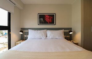 w Luminous 2BR w Balcony in Miraflores