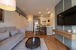 w Luminous 2BR w Balcony in Miraflores