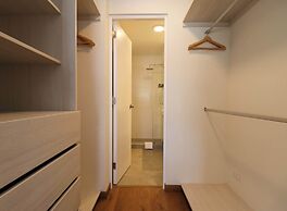 w Luminous 2BR w Balcony in Miraflores