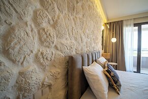 Aurora Suites