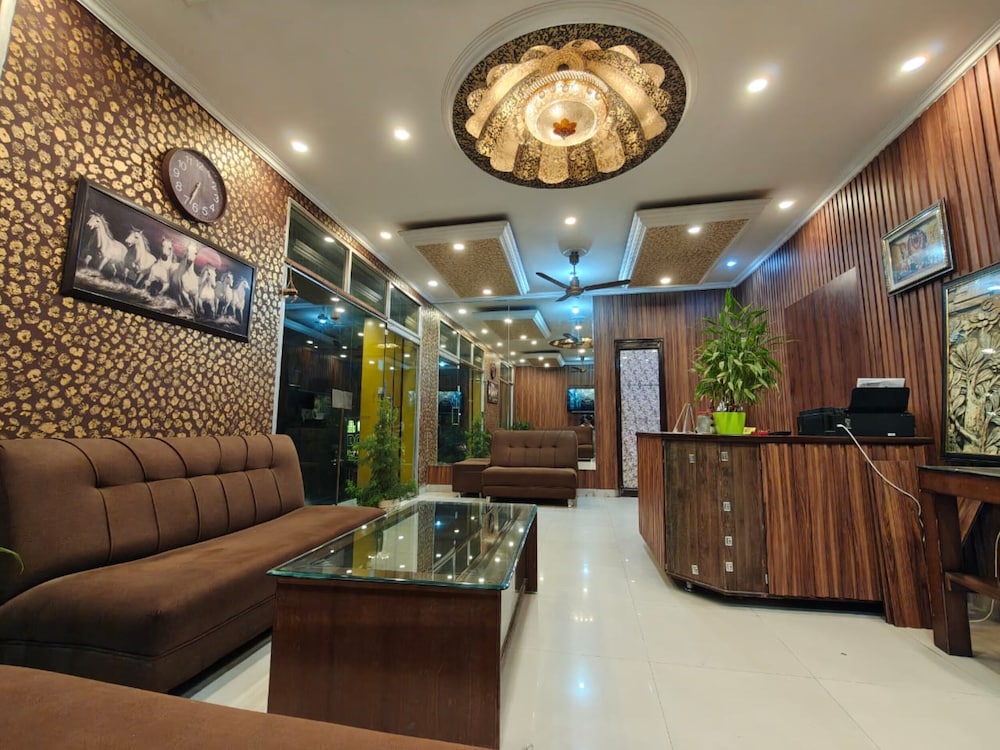 Hotel Downtown Kangra