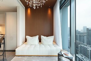 Luxury 1BR High-Floor Retreat