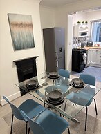 Cozee 2-bed nr New Cross Hospital