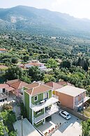 Lakis Residences