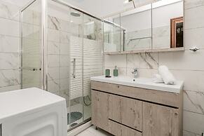 Lakis Residences