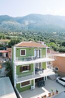 Lakis Residences