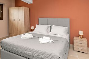 Lakis Residences