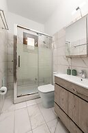 Lakis Residences