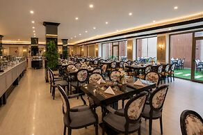 Luxury Night Hotel Al Yasmin