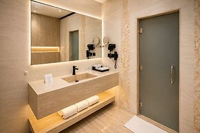 Luxury Night Hotel Al Yasmin
