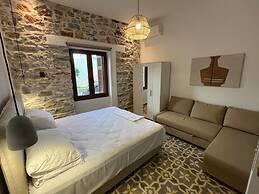 Naxos Suites