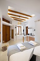 Naxos Suites