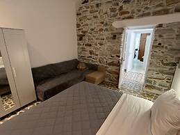 Naxos Suites