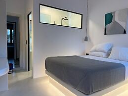 Naxos Suites
