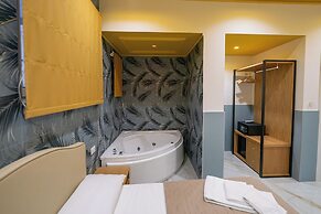 GREROS TOLEDO H. by Clapa Group dislocated hospitality
