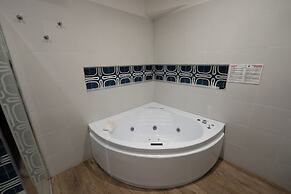 GREROS TOLEDO H. by Clapa Group dislocated hospitality