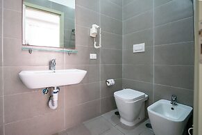 GREROS TOLEDO H. by Clapa Group dislocated hospitality
