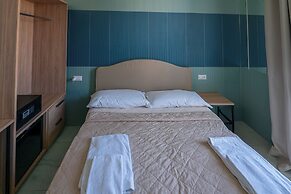 GREROS TOLEDO H. by Clapa Group dislocated hospitality