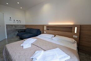 GREROS TOLEDO H. by Clapa Group dislocated hospitality